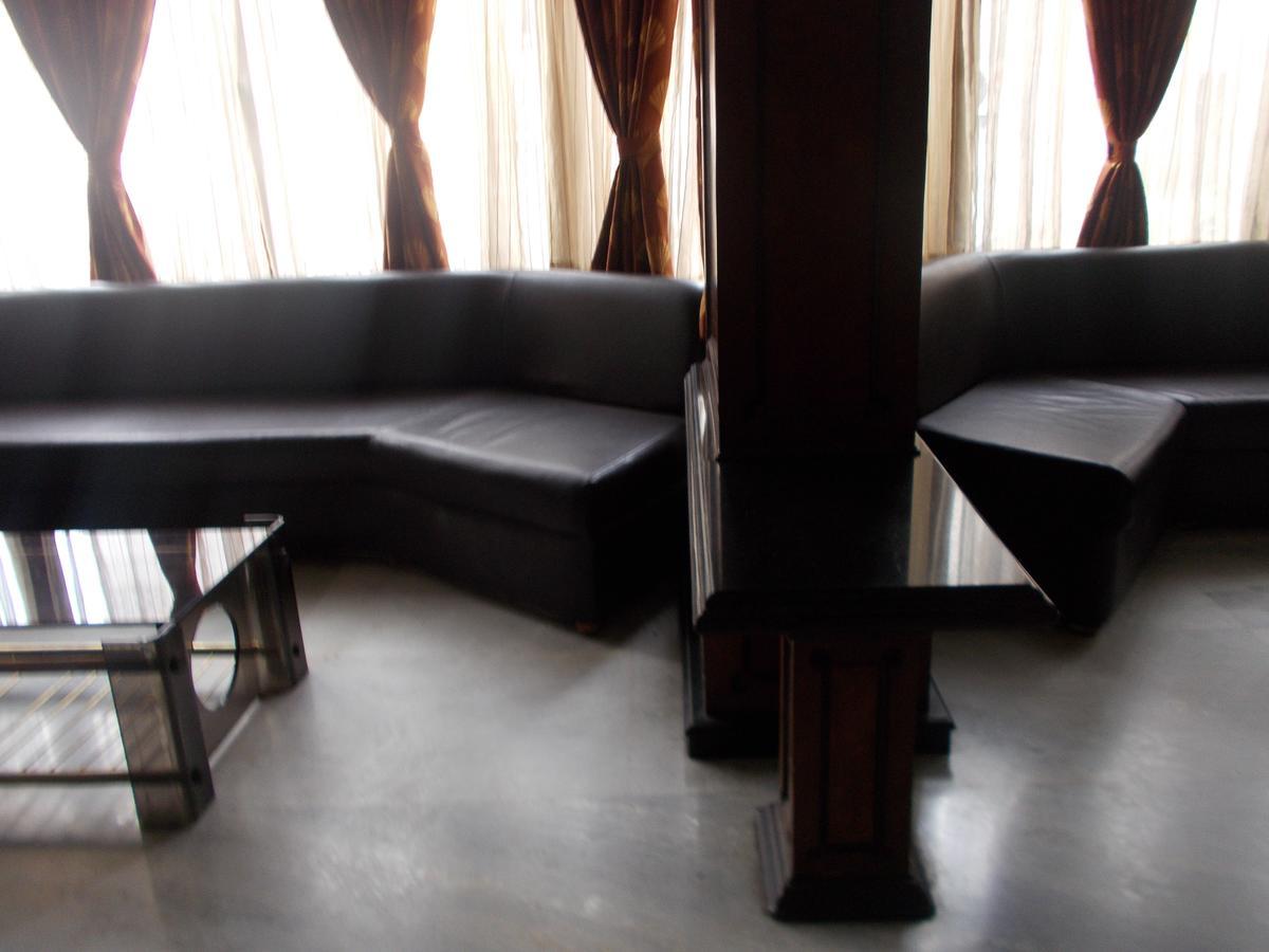 Samrat Residency Hotell Bangalore Exteriör bild