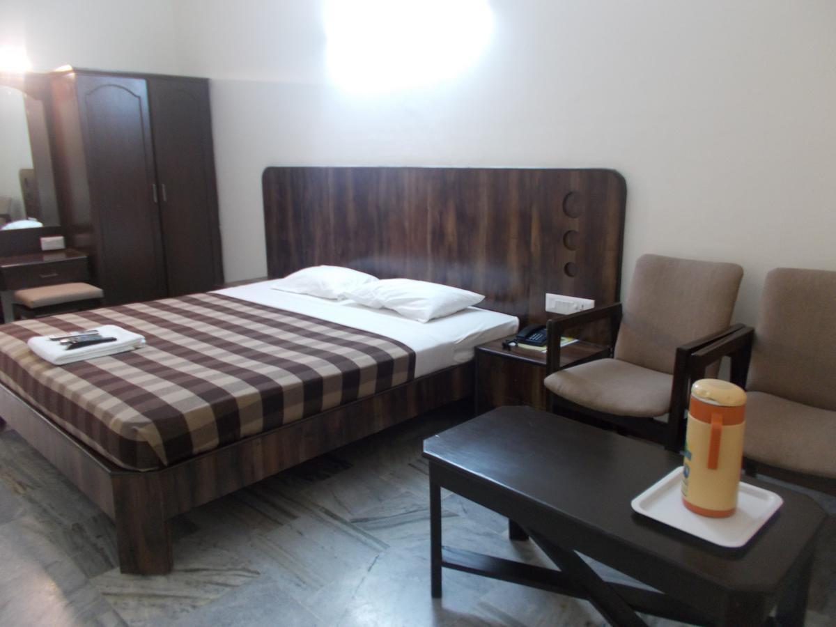 Samrat Residency Hotell Bangalore Exteriör bild