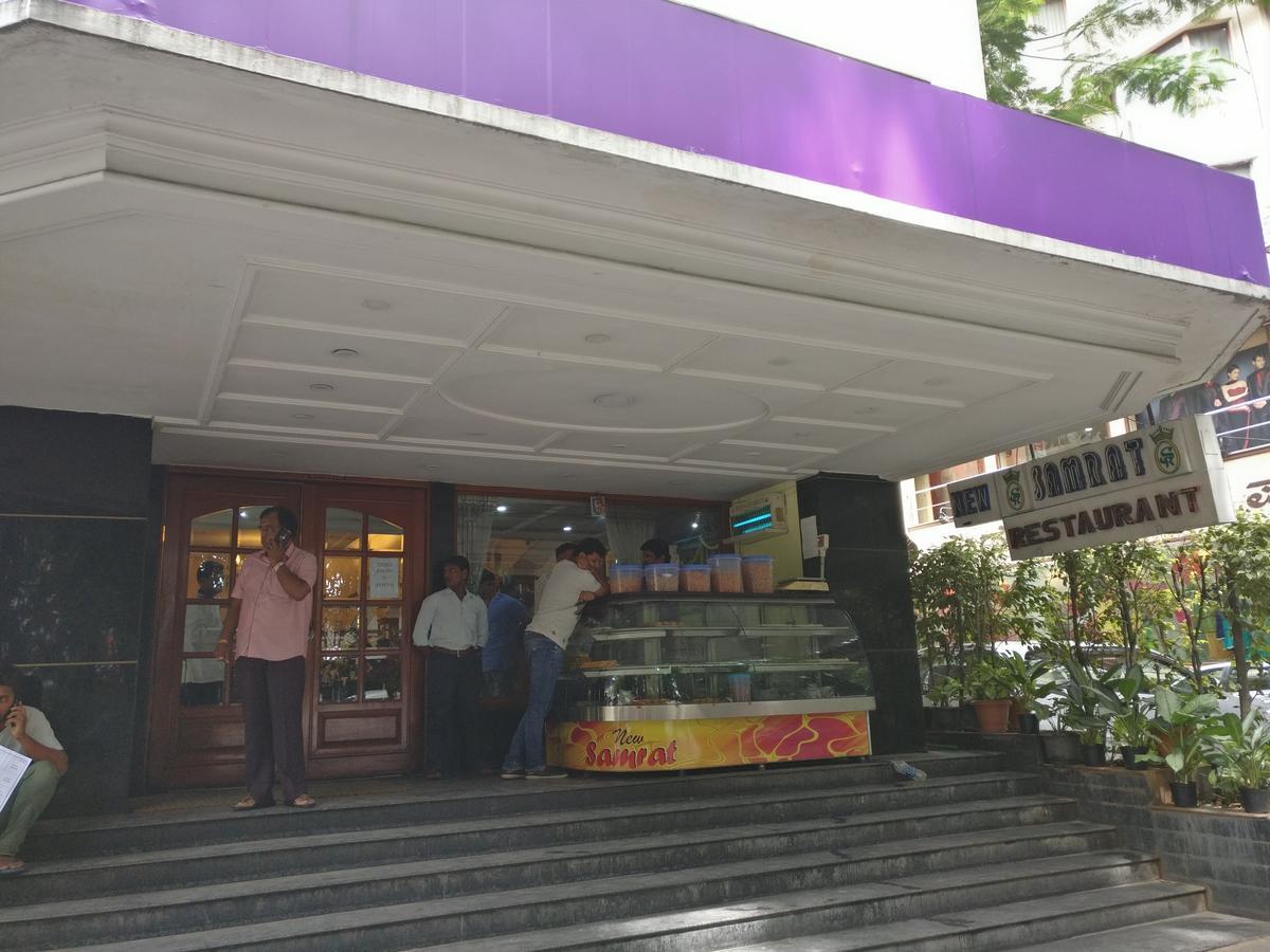 Samrat Residency Hotell Bangalore Exteriör bild